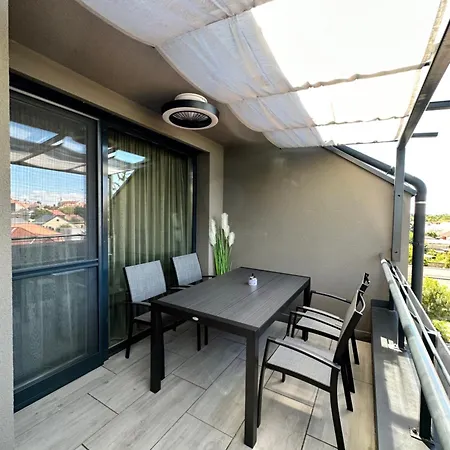 Onyx 2 Haloszobas Apartman Privat Finn Szaunaval Es 2 Fuerdoszobaval Keszthely Exterior photo